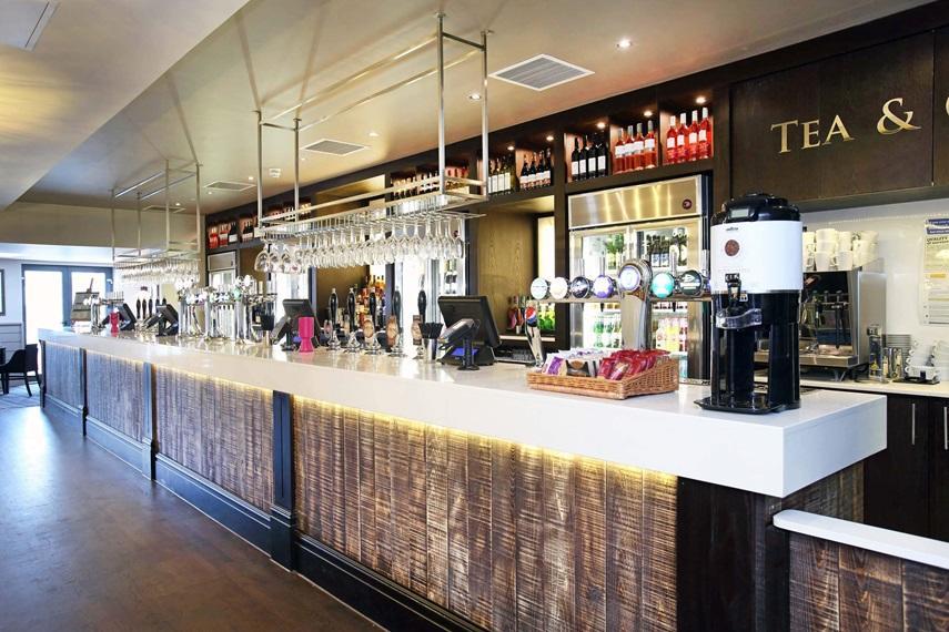 The Angel Hotel Wetherspoon วิทบี ภายนอก รูปภาพ