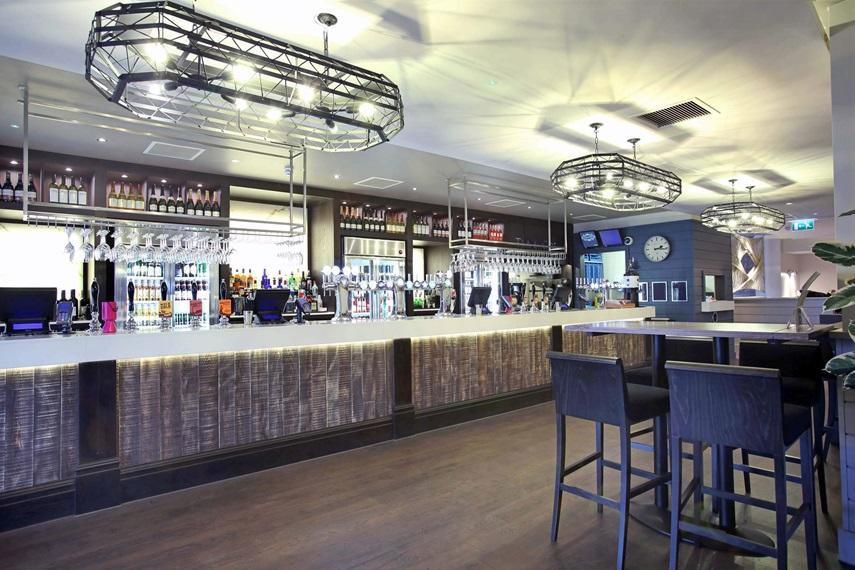 The Angel Hotel Wetherspoon วิทบี ภายนอก รูปภาพ