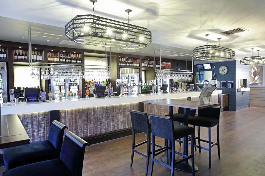 The Angel Hotel Wetherspoon วิทบี ภายนอก รูปภาพ