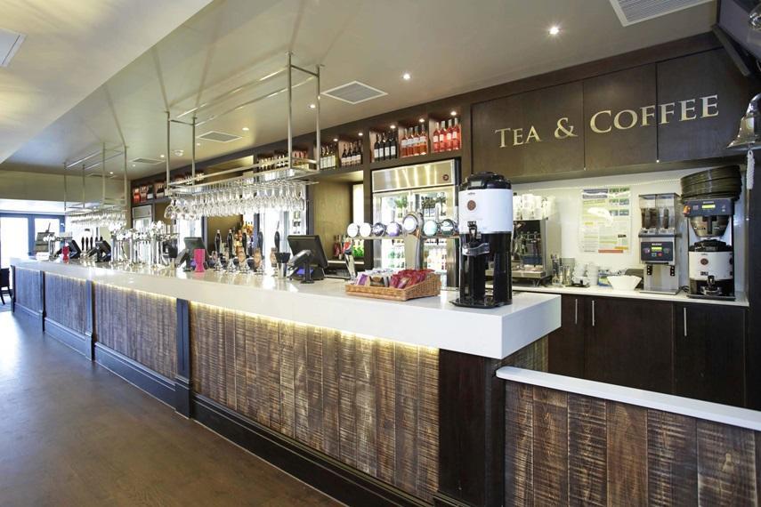 The Angel Hotel Wetherspoon วิทบี ภายนอก รูปภาพ