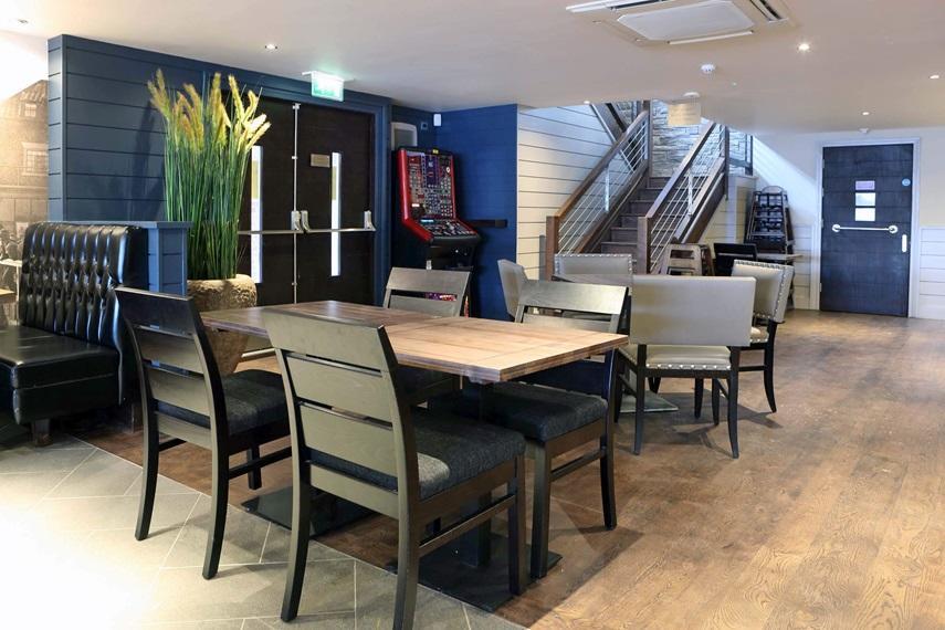 The Angel Hotel Wetherspoon วิทบี ภายนอก รูปภาพ