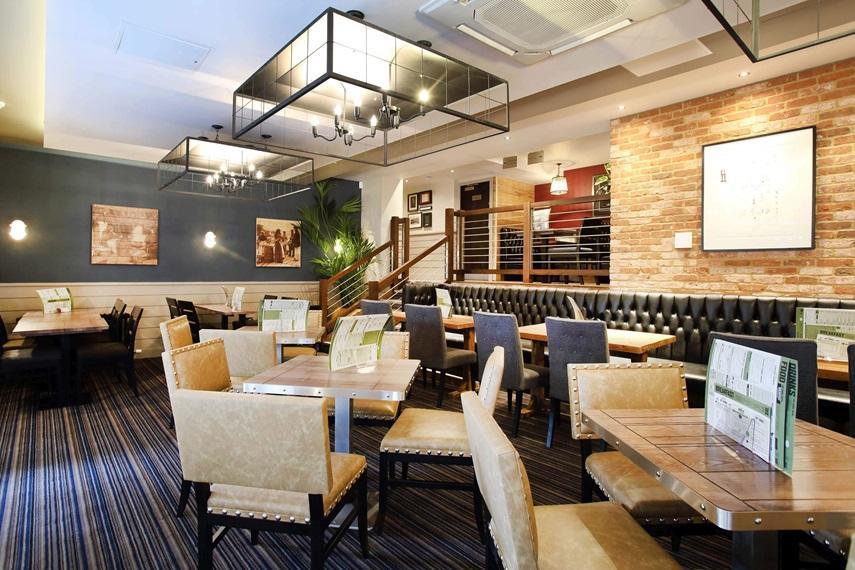 The Angel Hotel Wetherspoon วิทบี ภายนอก รูปภาพ