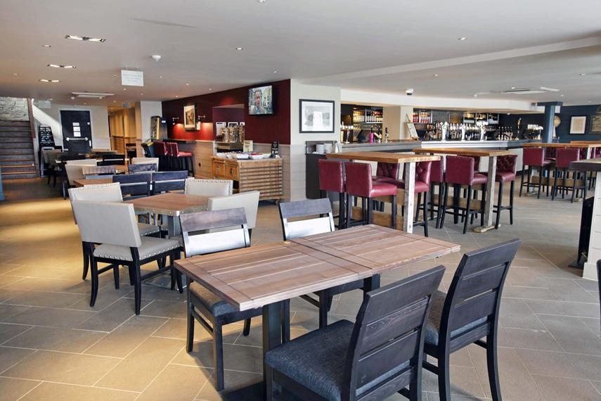 The Angel Hotel Wetherspoon วิทบี ภายนอก รูปภาพ